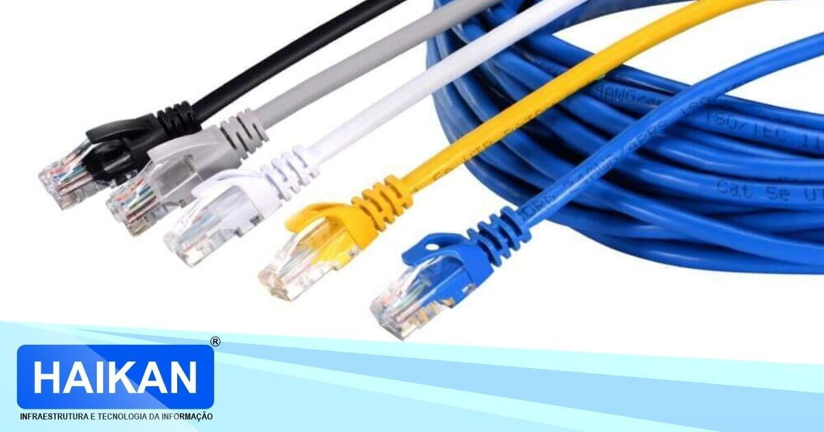 Quais cabos são usados para conexão de rede?
